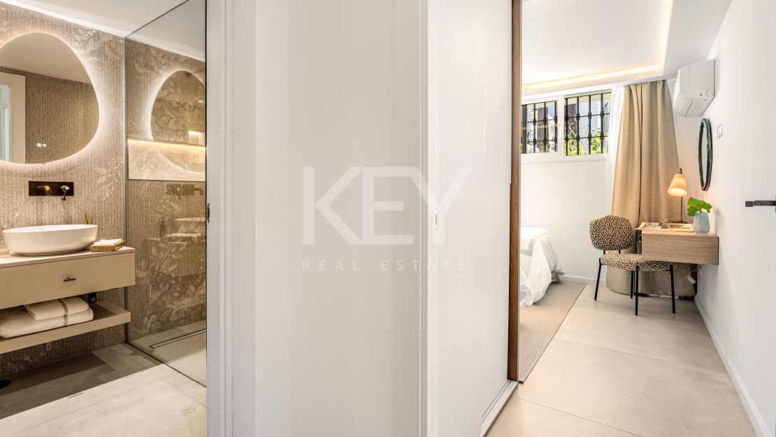 Amazing Refurbished Luxury Townhouse in Nueva Andalucia, Marbella