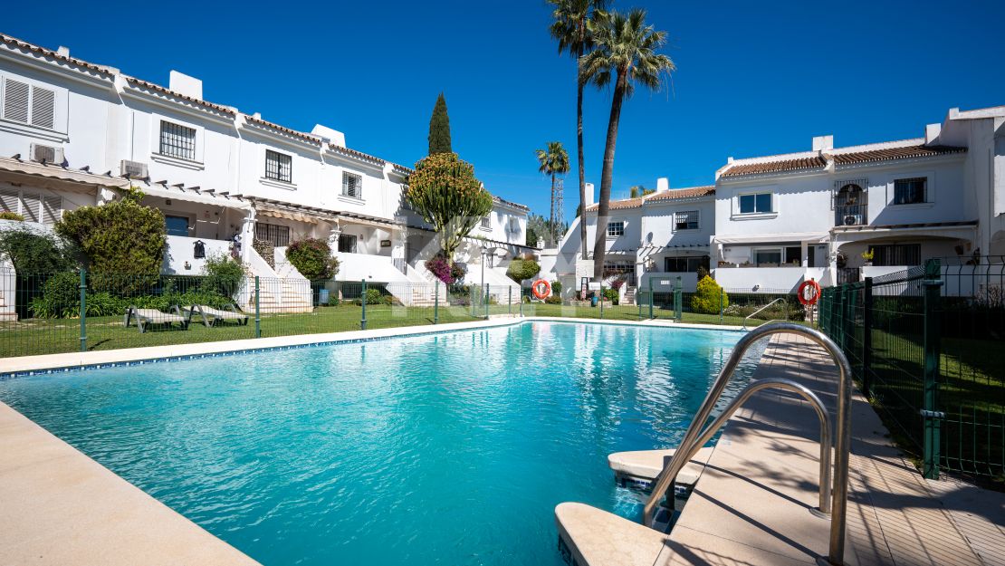 Amazing Refurbished Luxury Townhouse in Nueva Andalucia, Marbella