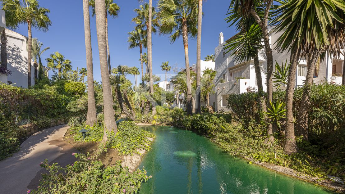 Newly Reformed Apartment in New Golden Mile, Marbella