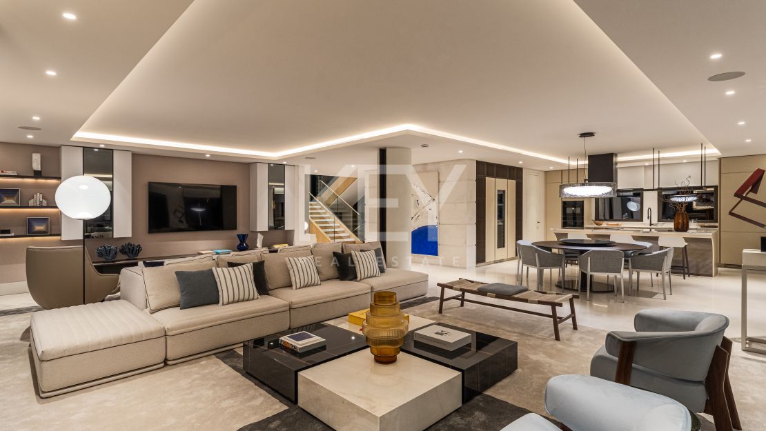 Luxury Villa with Sea Views in Marbella Golden Mile