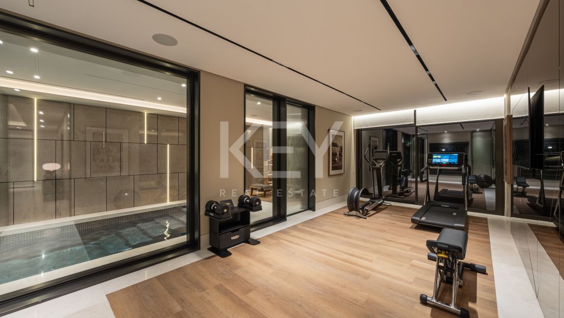 Luxury Villa with Sea Views in Marbella Golden Mile