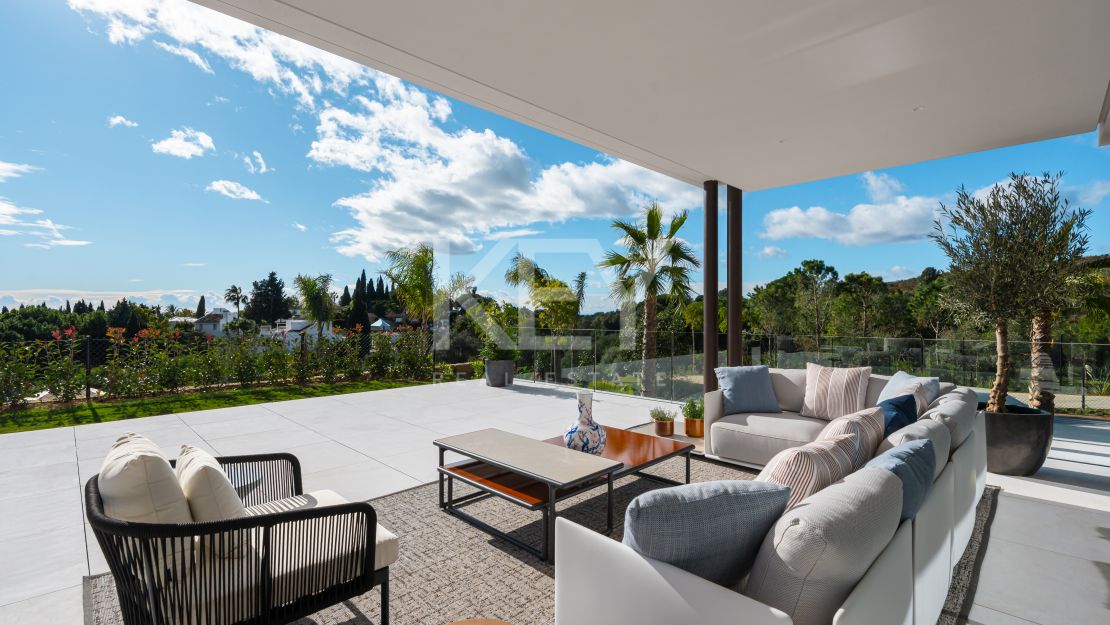 Luxury Villa with Sea Views in Marbella Golden Mile