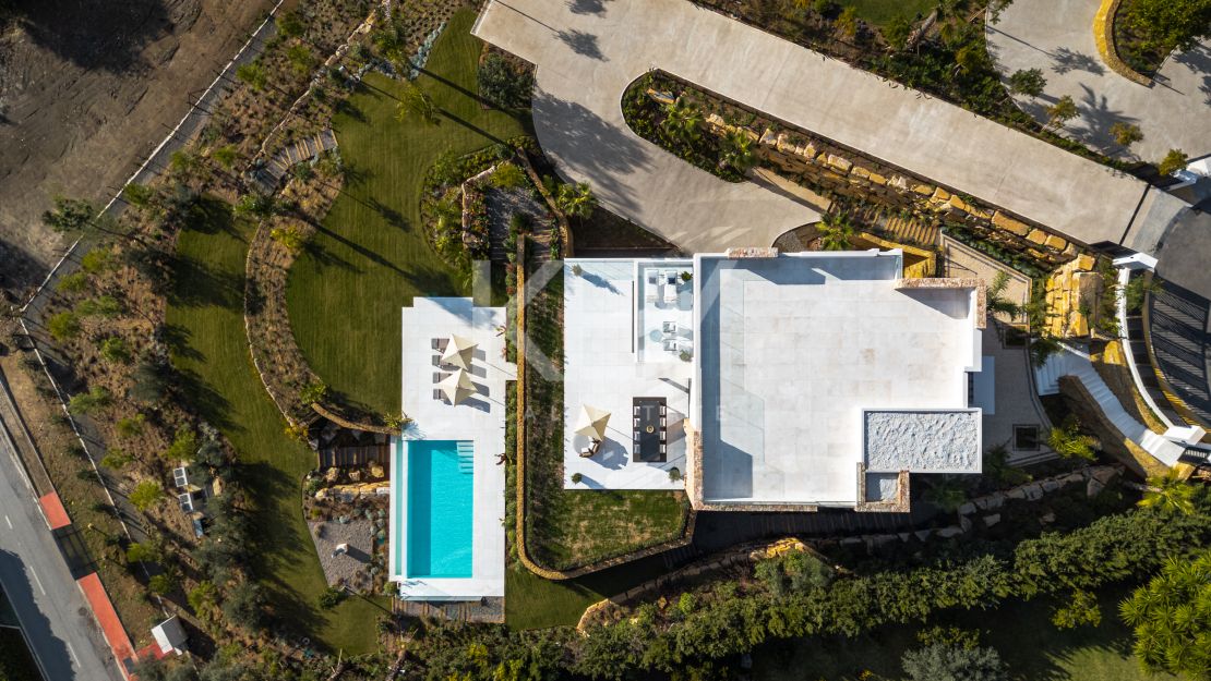 Luxury Villa with Sea Views in Marbella Golden Mile