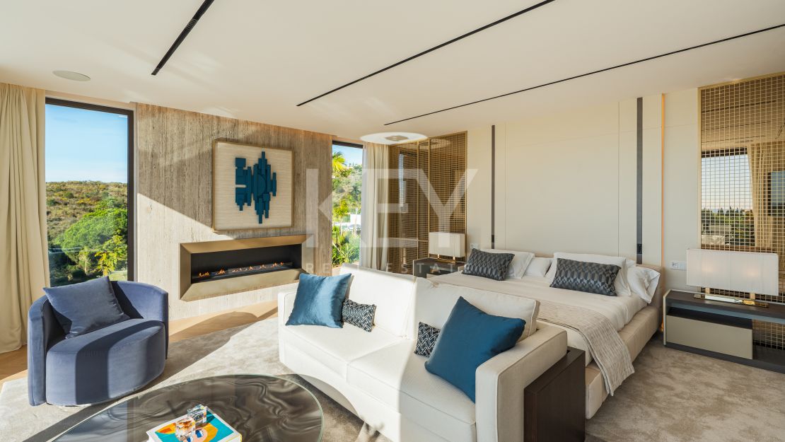 Luxury Villa with Sea Views in Marbella Golden Mile