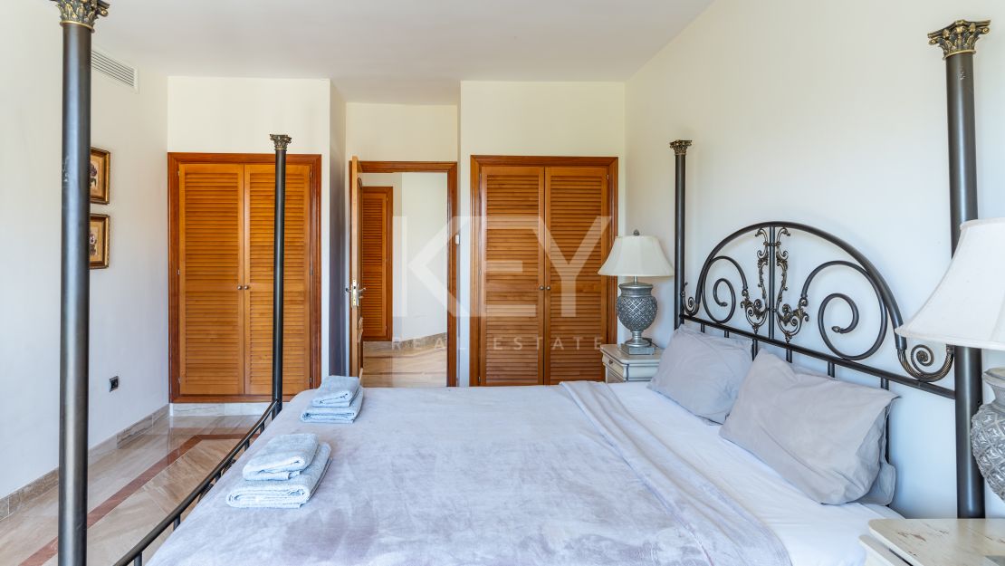 Вилла с видом на море в Бенахависе, Марбелья