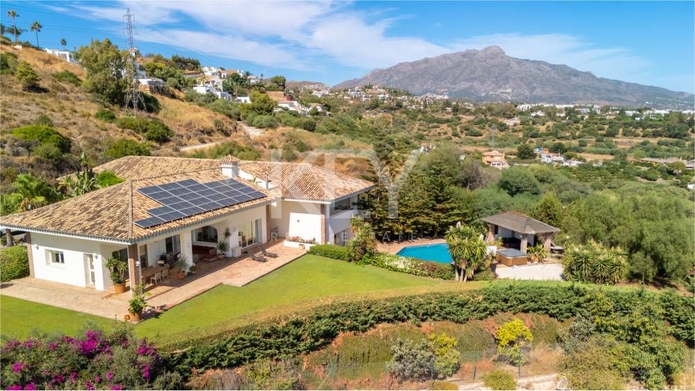 Villa with Sea Views in Benahavis, Marbella