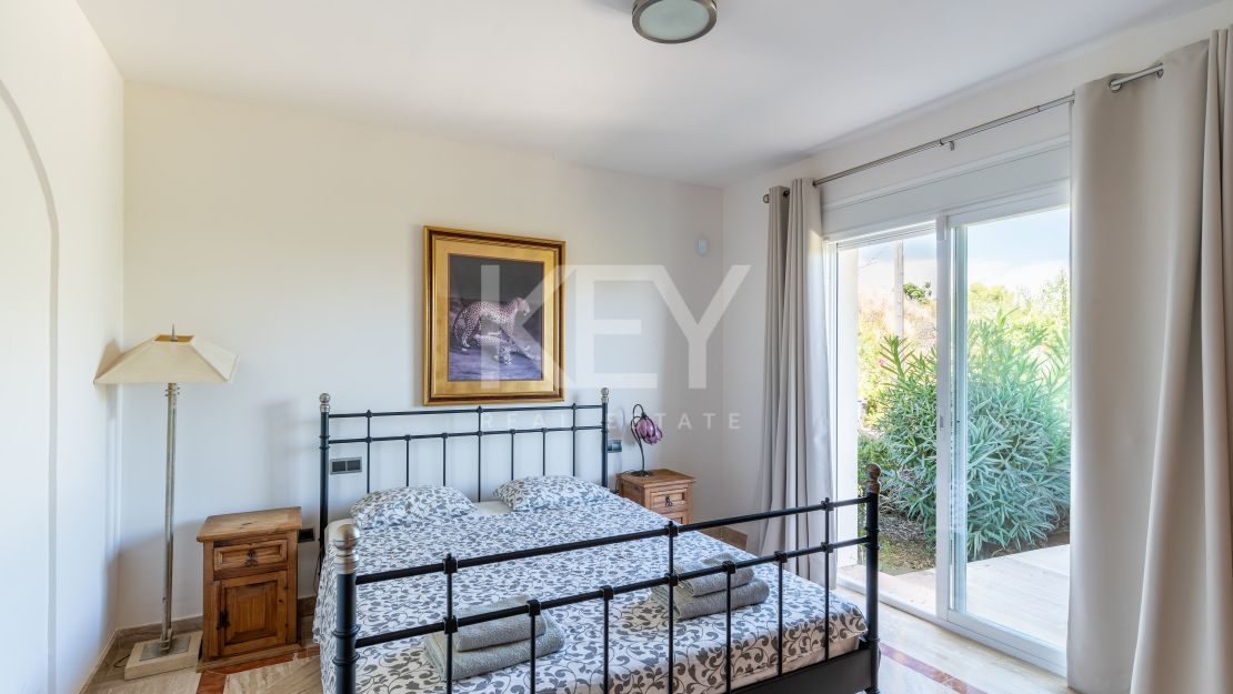 Вилла с видом на море в Бенахависе, Марбелья