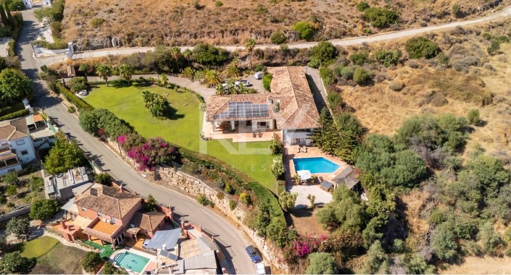 Villa with Sea Views in Benahavis, Marbella