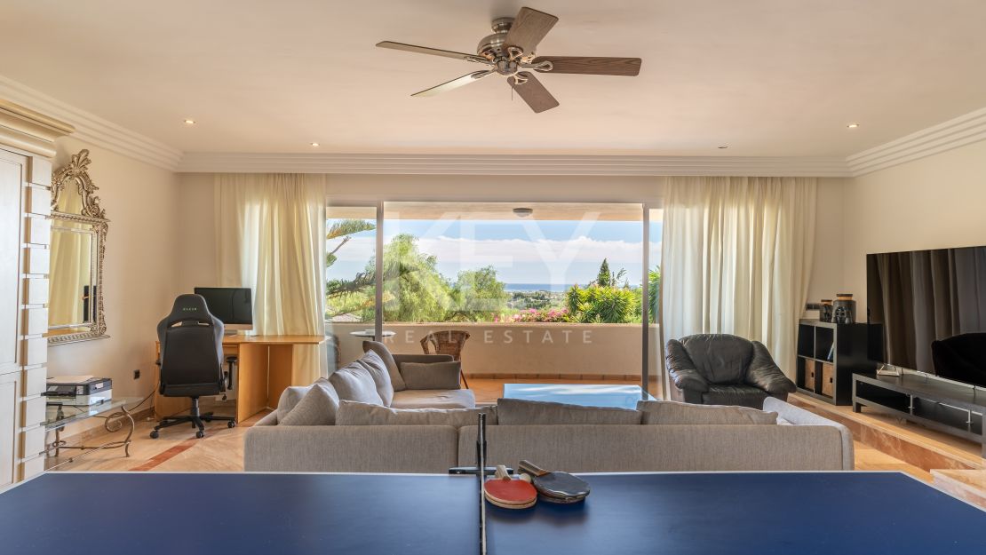 Вилла с видом на море в Бенахависе, Марбелья