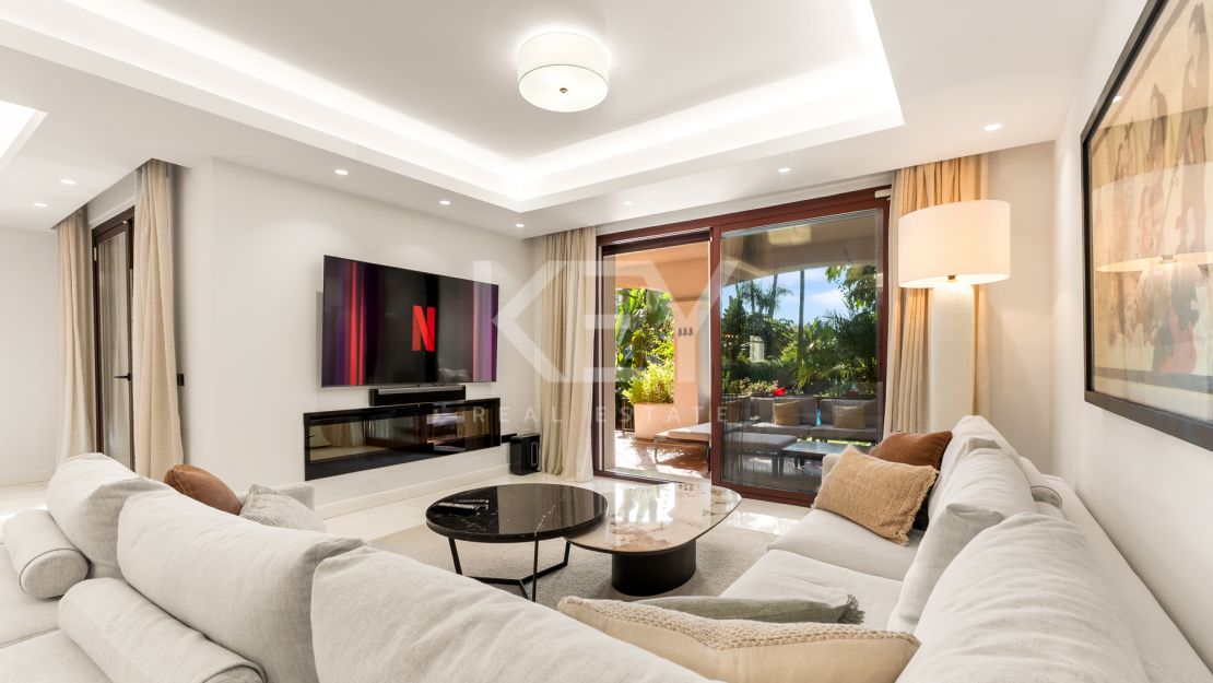 Una Casa de 5 Dormitorios muy Codiciada en Alzambra del Mar, Marbella.