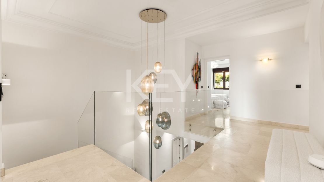 Una Casa de 5 Dormitorios muy Codiciada en Alzambra del Mar, Marbella.