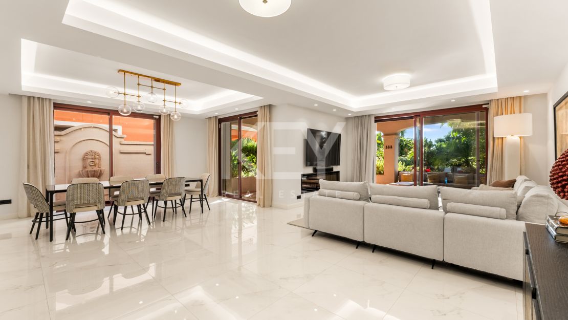 Una Casa de 5 Dormitorios muy Codiciada en Alzambra del Mar, Marbella.