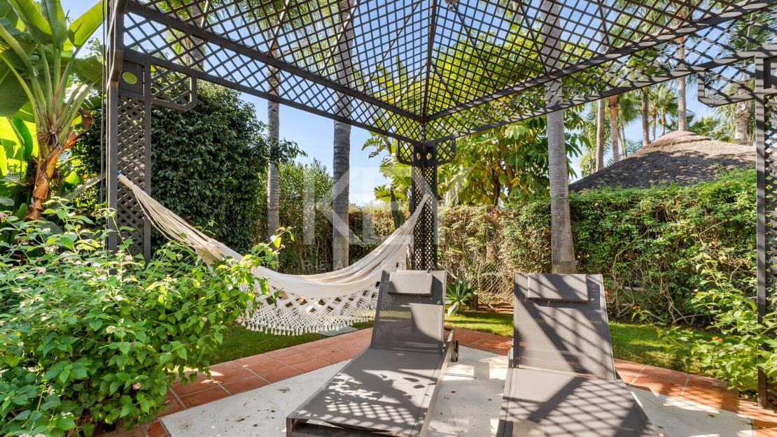 Una Casa de 5 Dormitorios muy Codiciada en Alzambra del Mar, Marbella.