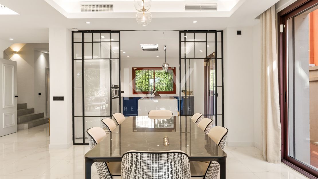 Una Casa de 5 Dormitorios muy Codiciada en Alzambra del Mar, Marbella.