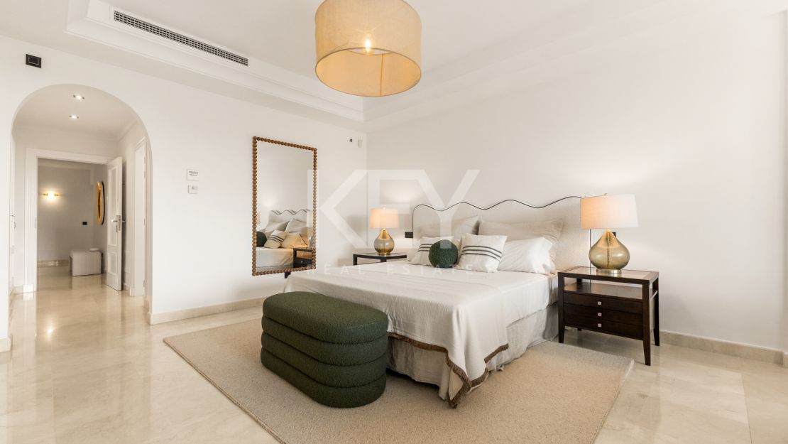 Una Casa de 5 Dormitorios muy Codiciada en Alzambra del Mar, Marbella.