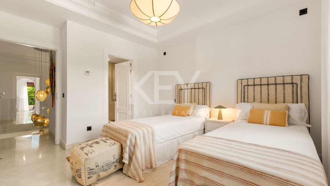 Una Casa de 5 Dormitorios muy Codiciada en Alzambra del Mar, Marbella.