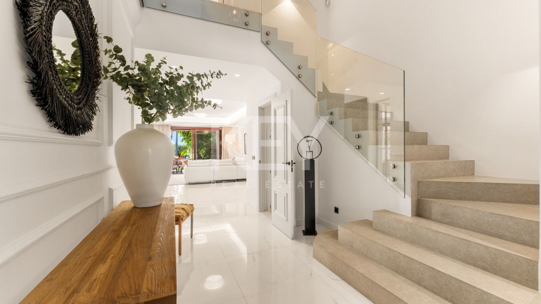 Una Casa de 5 Dormitorios muy Codiciada en Alzambra del Mar, Marbella.