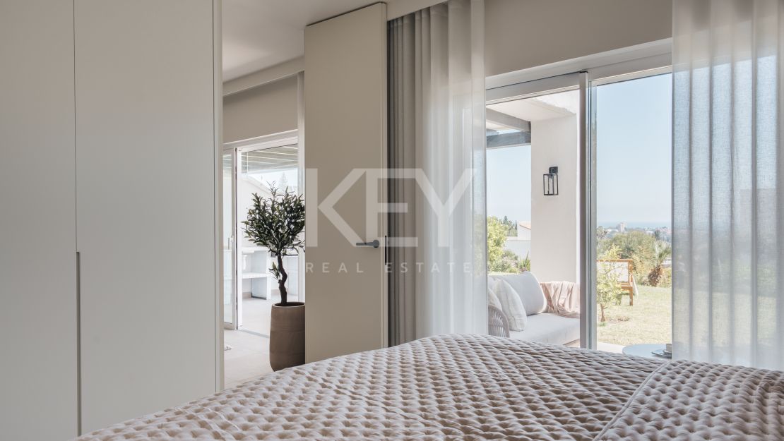 Fully Renovated Apartment with Sea Views in Niena Andalucia, Marbella