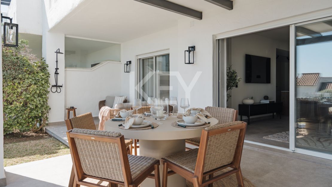 Fully Renovated Apartment with Sea Views in Niena Andalucia, Marbella