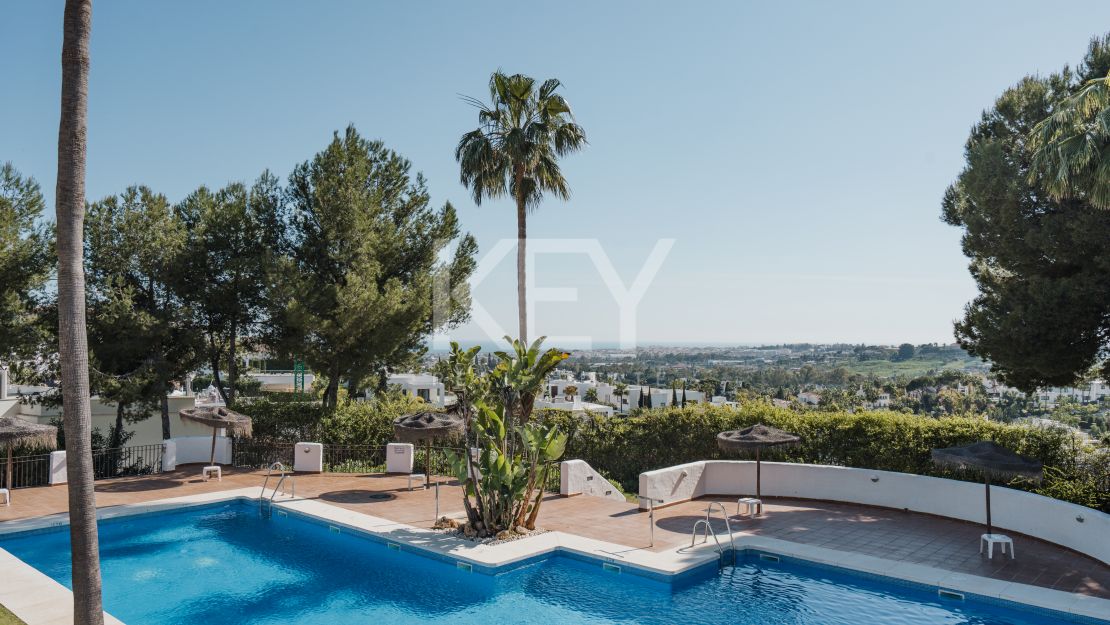 Fully Renovated Apartment with Sea Views in Niena Andalucia, Marbella