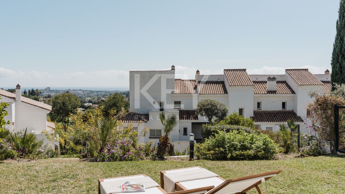 Fully Renovated Apartment with Sea Views in Niena Andalucia, Marbella