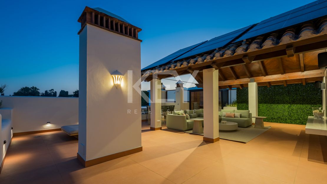 Standout Beachfront Penthouse in Bahía del Velerín, Marbella