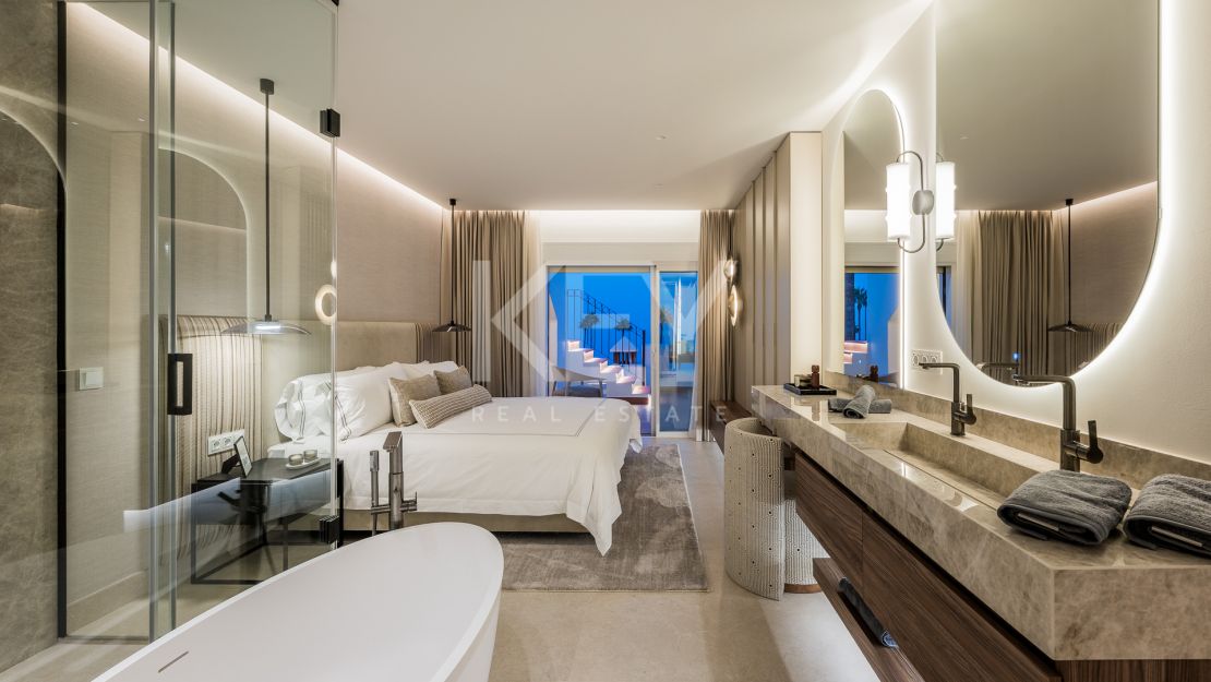 Standout Beachfront Penthouse in Bahía del Velerín, Marbella