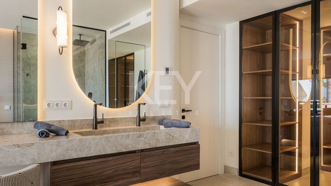 Standout Beachfront Penthouse in Bahía del Velerín, Marbella