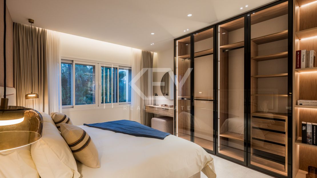 Standout Beachfront Penthouse in Bahía del Velerín, Marbella