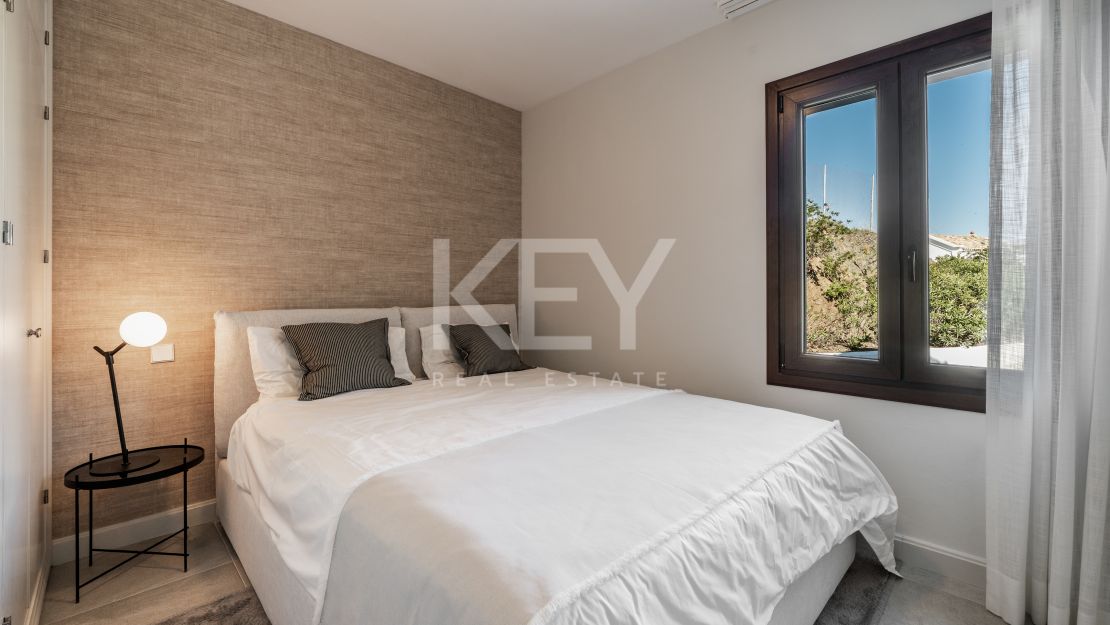 Peaceful Villa with Panoramic Views across the Sea in Estepona