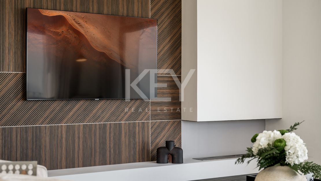 Peaceful Villa with Panoramic Views across the Sea in Estepona