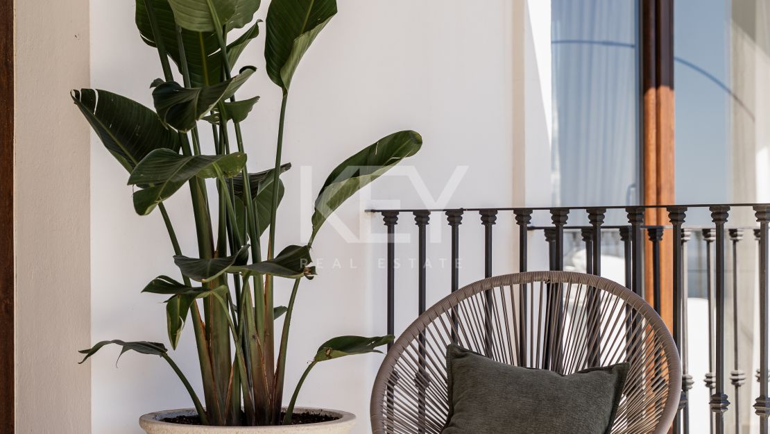 Peaceful Villa with Panoramic Views across the Sea in Estepona