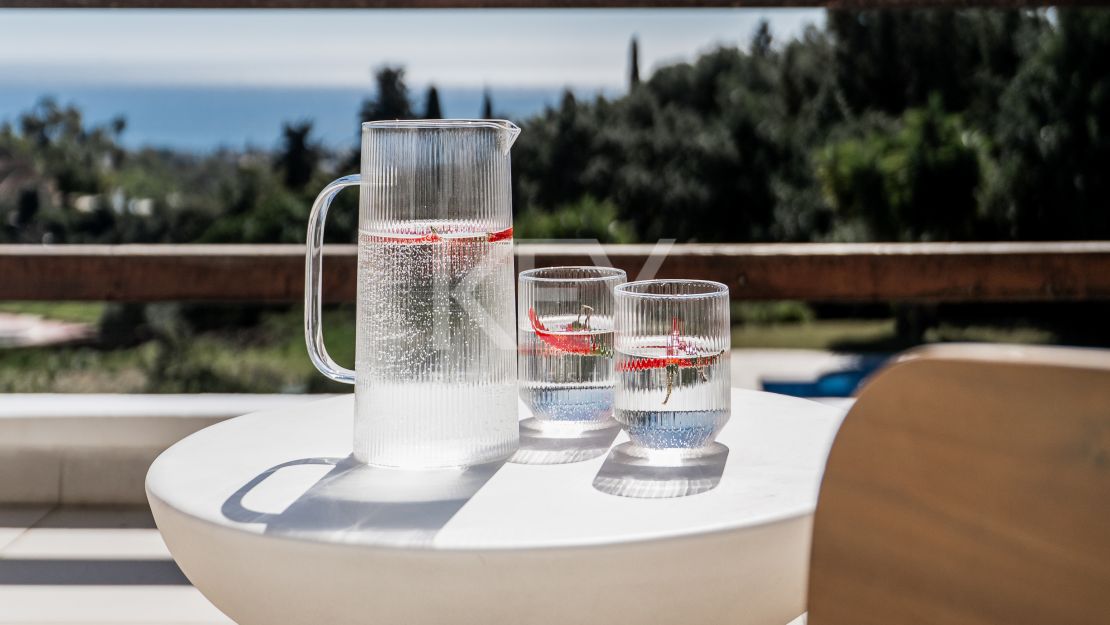 Peaceful Villa with Panoramic Views across the Sea in Estepona