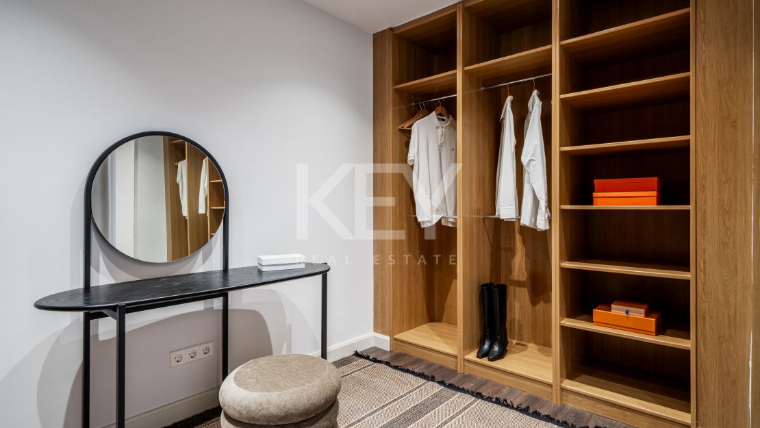 Peaceful Villa with Panoramic Views across the Sea in Estepona