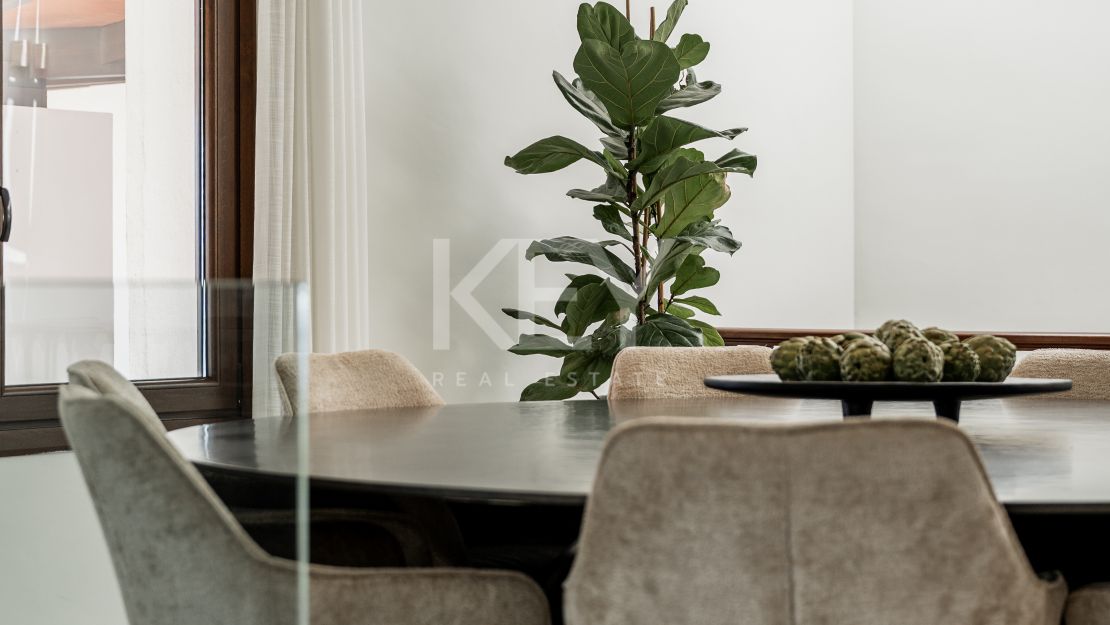 Peaceful Villa with Panoramic Views across the Sea in Estepona