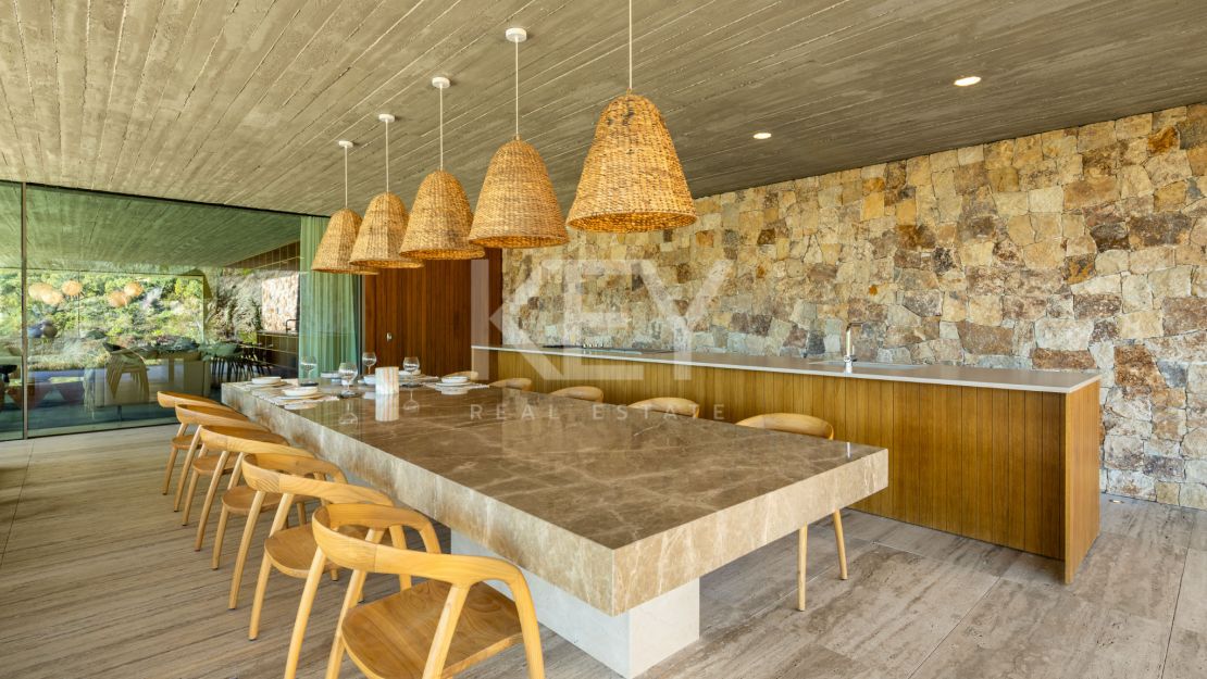 Stunning Villa with Sea Views and Cutting-Edge Design in El Madroñal, Benahavis, Marbella