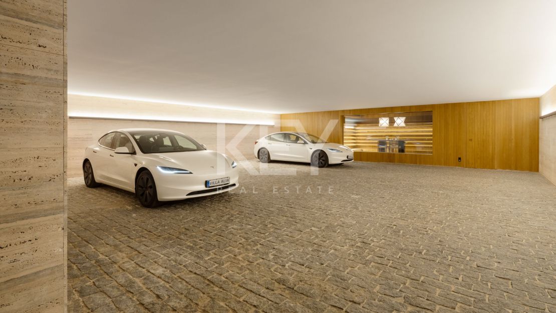 Stunning Villa with Sea Views and Cutting-Edge Design in El Madroñal, Benahavis, Marbella