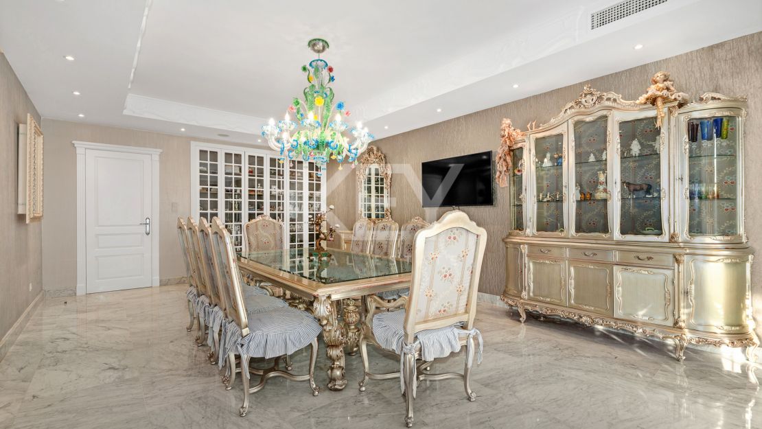 Mediterranean Style Villa with La Concha views in Marbella Golden Mile