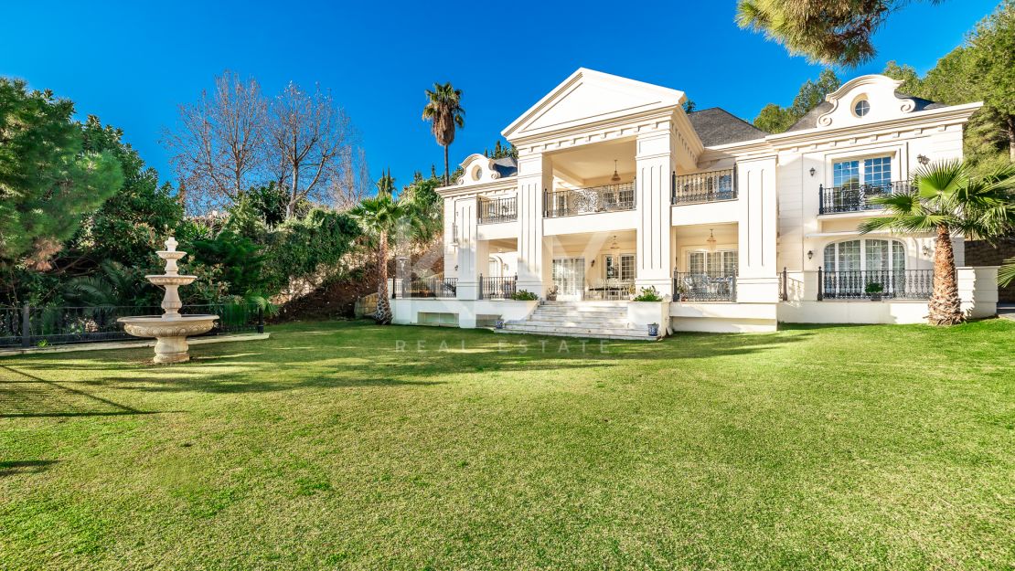 Mediterranean Style Villa with La Concha views in Marbella Golden Mile
