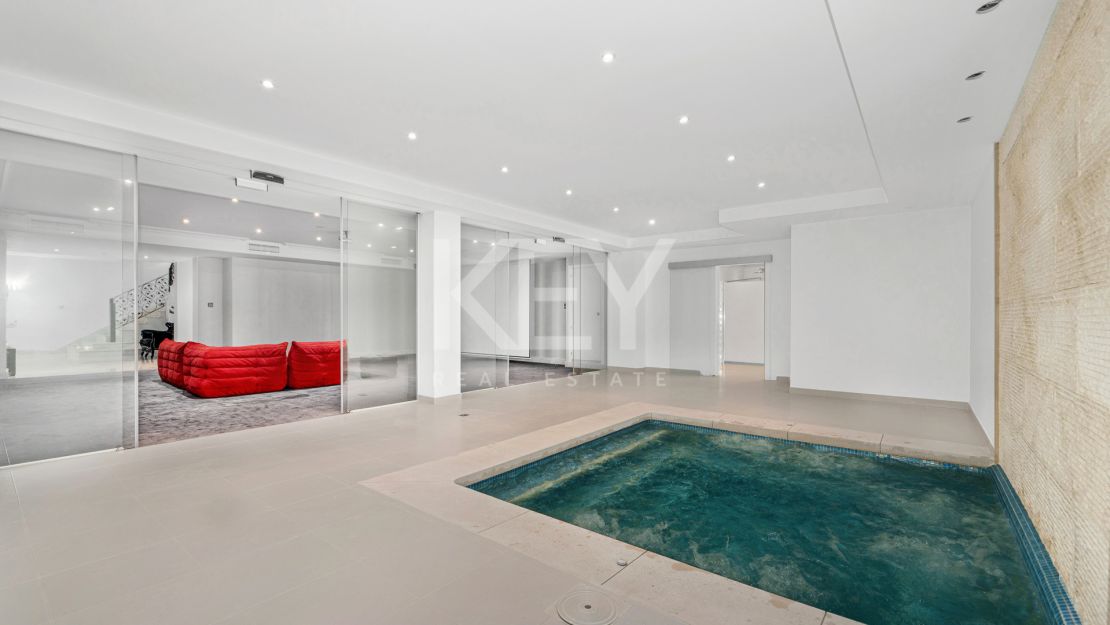 Mediterranean Style Villa with La Concha views in Marbella Golden Mile