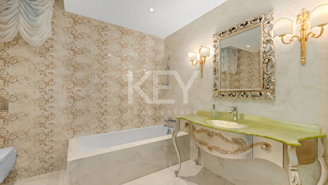 Mediterranean Style Villa with La Concha views in Marbella Golden Mile