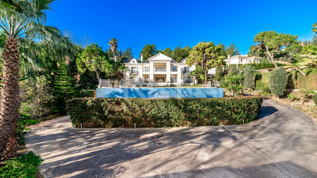 Mediterranean Style Villa with La Concha views in Marbella Golden Mile