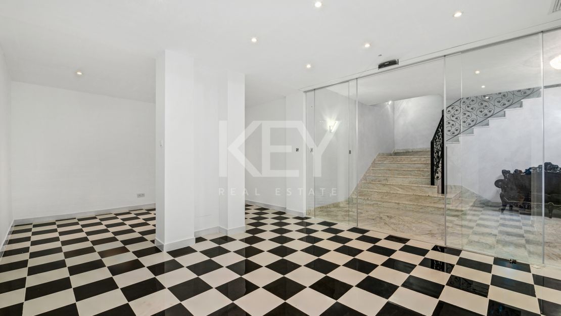 Mediterranean Style Villa with La Concha views in Marbella Golden Mile