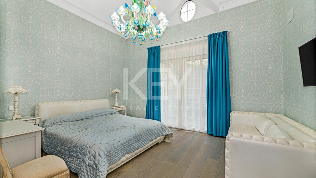 Mediterranean Style Villa with La Concha views in Marbella Golden Mile