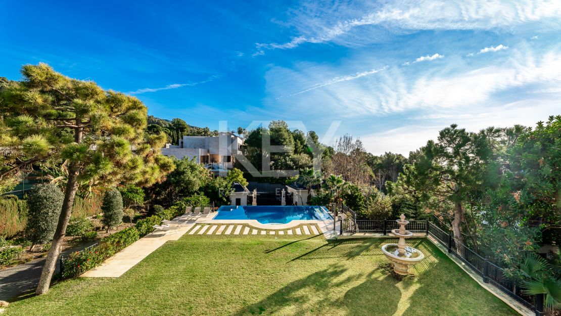 Mediterranean Style Villa with La Concha views in Marbella Golden Mile
