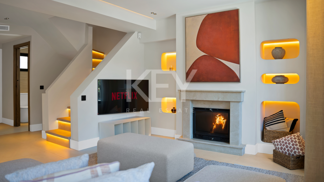 Элегантный таунхаус на берегу моря в Пуэрто Банус, Марбелья