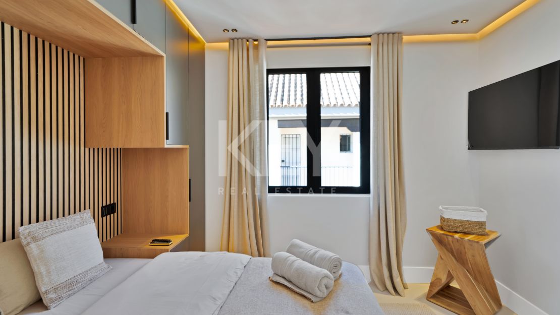 Элегантный таунхаус на берегу моря в Пуэрто Банус, Марбелья