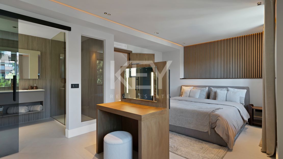 Элегантный таунхаус на берегу моря в Пуэрто Банус, Марбелья