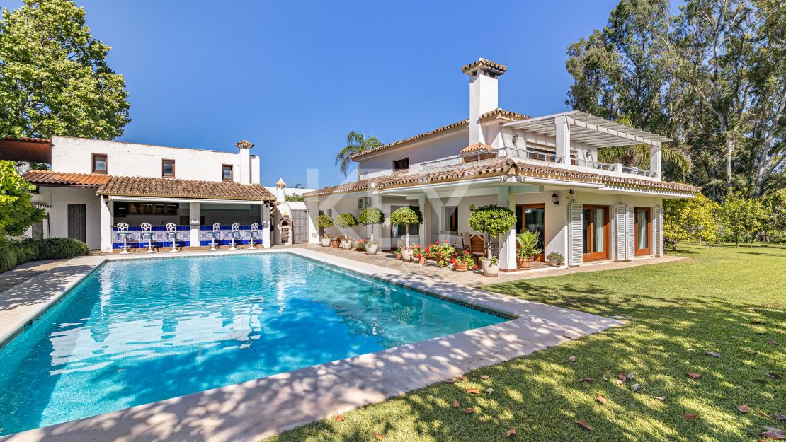 Beachside 5-Bedroom Villa in Estepona