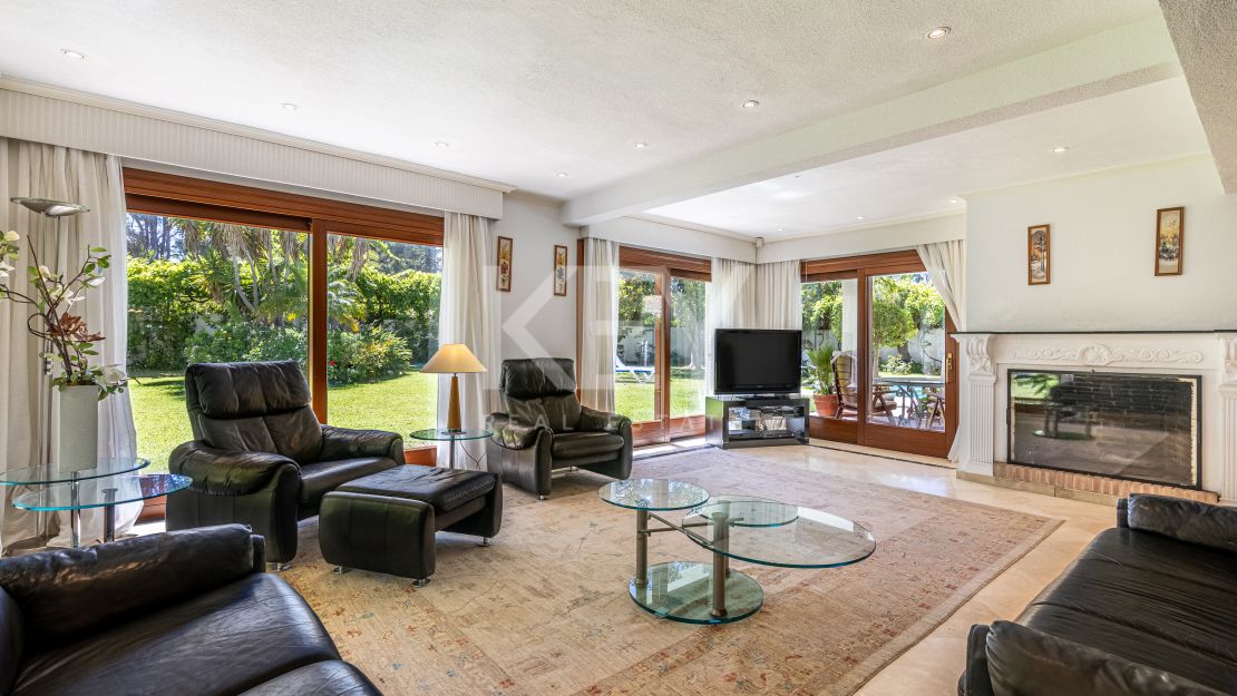 Beachside 5-Bedroom Villa in Estepona